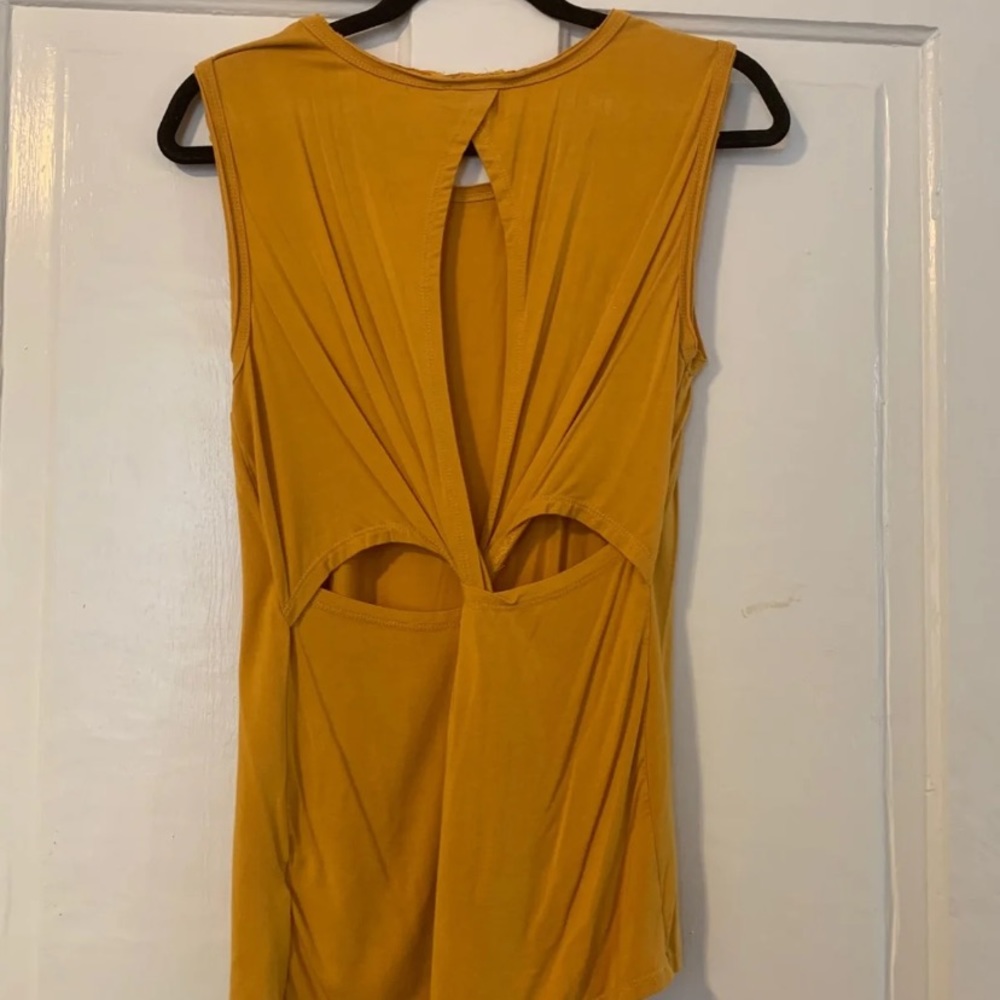 Adrienne cut out tank